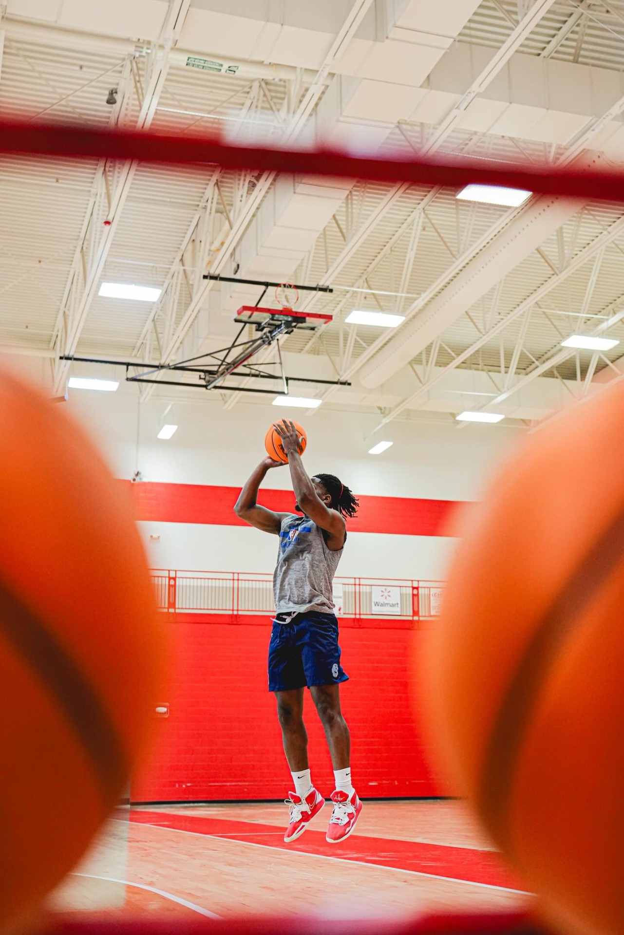 Coach mentoring athlete